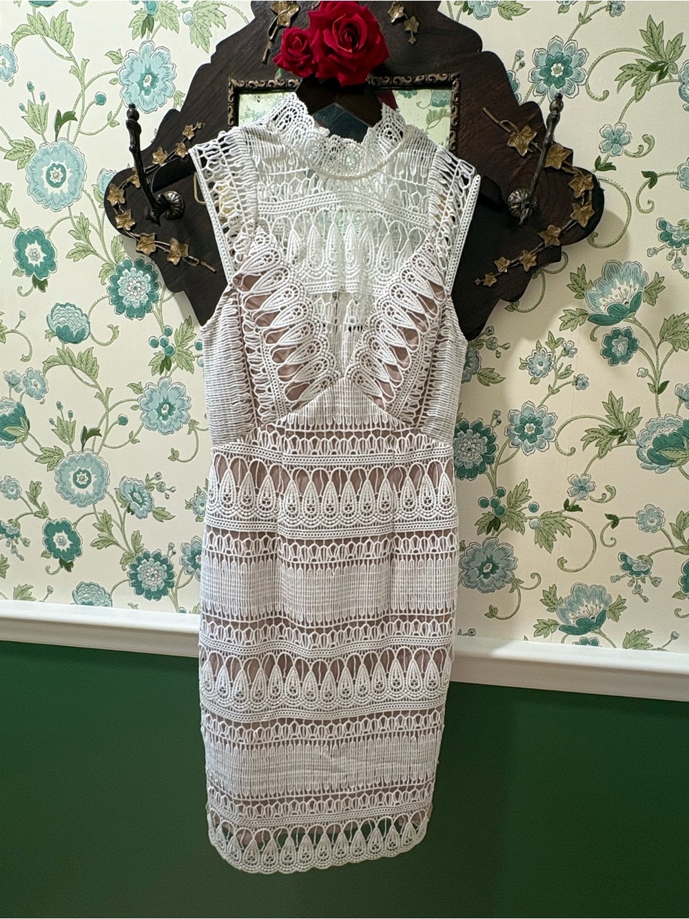 Ministry of Style White Guipure Lace Illusion Dress Size 4